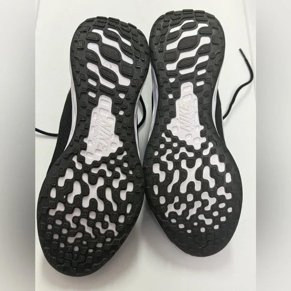 Nike Revolution 6 Black and White Women’s Running Shoes - Picture 3 of 5